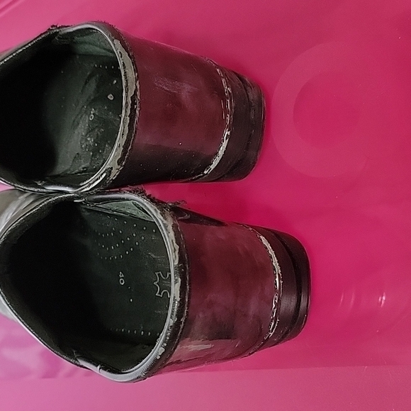 Size 40 silver Dansko professional shoes. - Picture 3 of 4